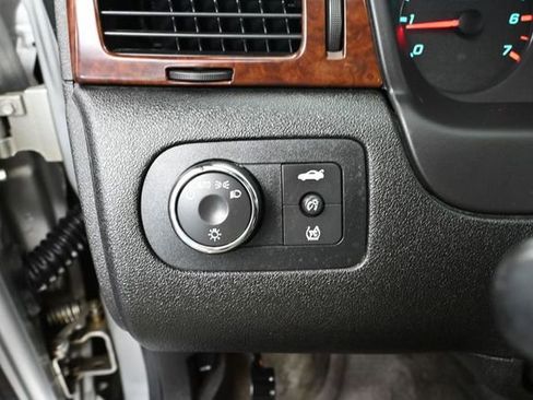Used 2011 Chevrolet Impala LS FWD image 26
