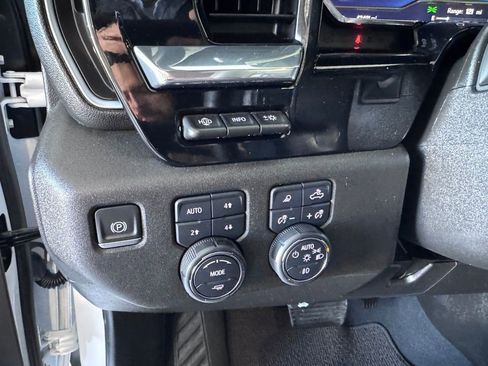Certified 2024 Chevrolet Silverado 3500 High Country w/ High Country Premium Package AWD/4WD image 24