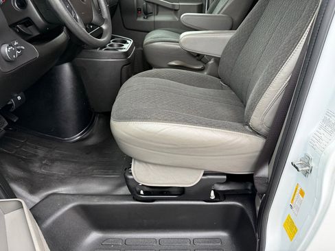 Used 2024 Chevrolet Express 2500 w/ Driver Convenience Package image 15