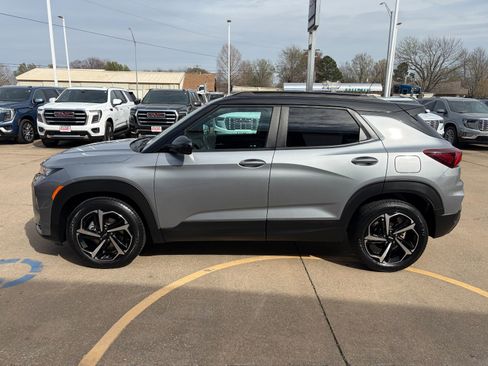 Certified 2023 Chevrolet TrailBlazer RS w/ Technology Package image 3