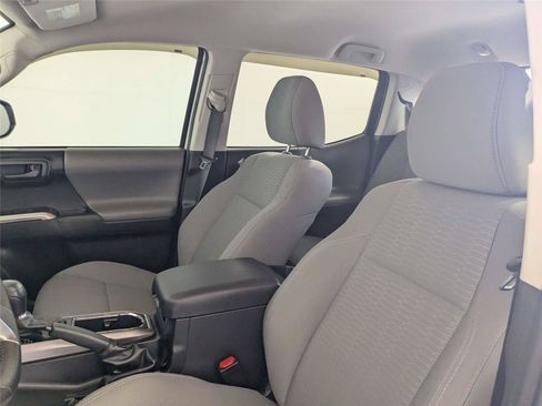 Used 2019 Toyota Tacoma SR5 RWD image 14