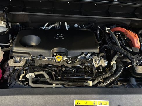 Used 2022 Toyota Highlander XLE image 32