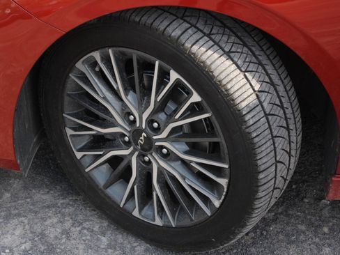 Used 2023 Kia Forte GT-Line w/ GT-Line Premium Package FWD image 17