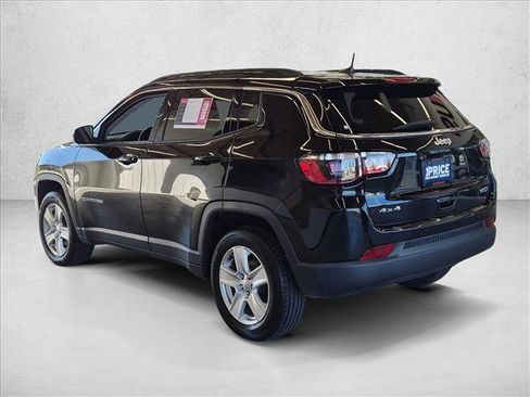 Used 2022 Jeep Compass Latitude w/ Convenience Group AWD/4WD image 8