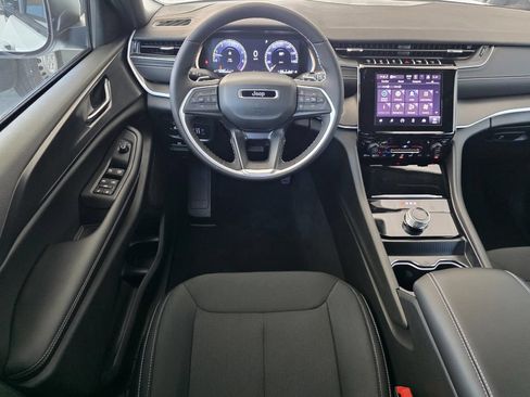 New 2026 Jeep Grand Cherokee L 2WD image 12