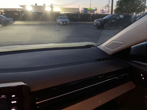 Used 2025 Volkswagen Jetta SE image 35