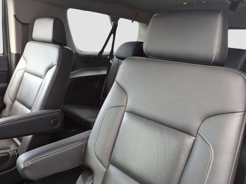 Used 2020 Chevrolet Suburban Premier AWD/4WD image 16