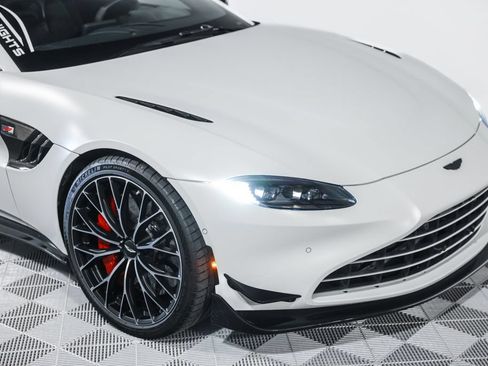 Used 2023 Aston Martin V8 Vantage Coupe RWD image 6