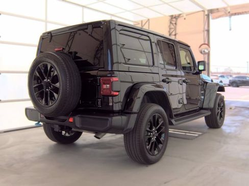 Used 2022 Jeep Wrangler Unlimited Sahara AWD/4WD image 2