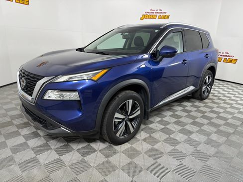 Used 2023 Nissan Rogue SL image 1