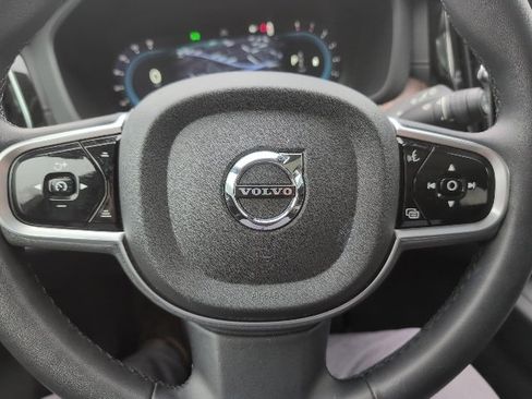 Used 2023 Volvo XC60 B5 Ultimate image 24