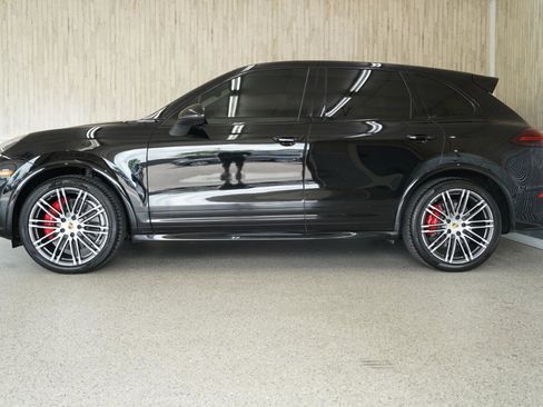 Used 2016 Porsche Cayenne GTS AWD/4WD image 5