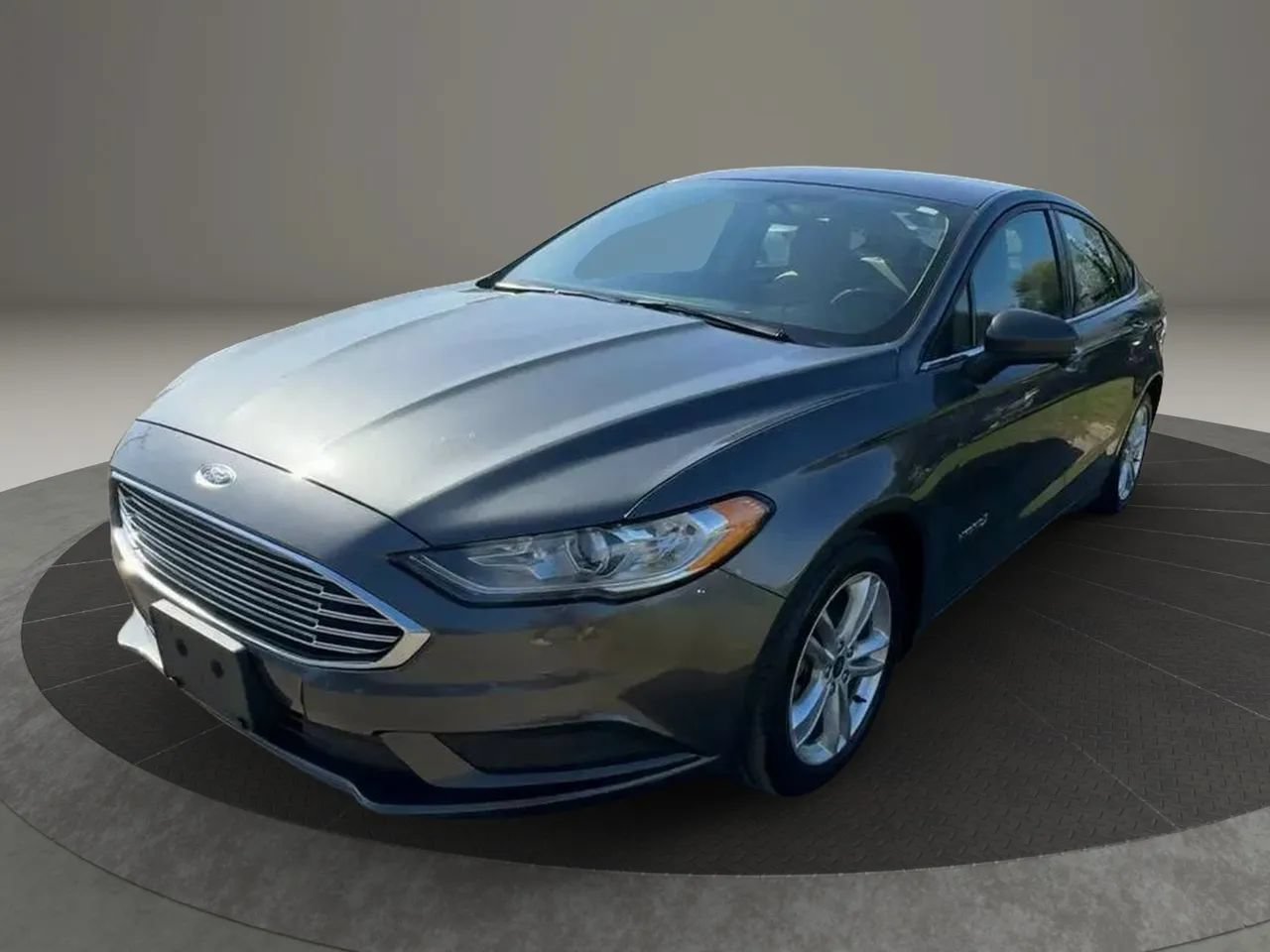 Used 2018 Ford Fusion S FWD image 3
