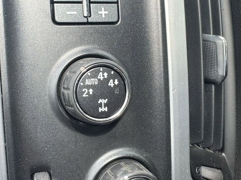 Used 2015 GMC Sierra 1500 SLT w/ SLT Crew Cab Value Package image 17