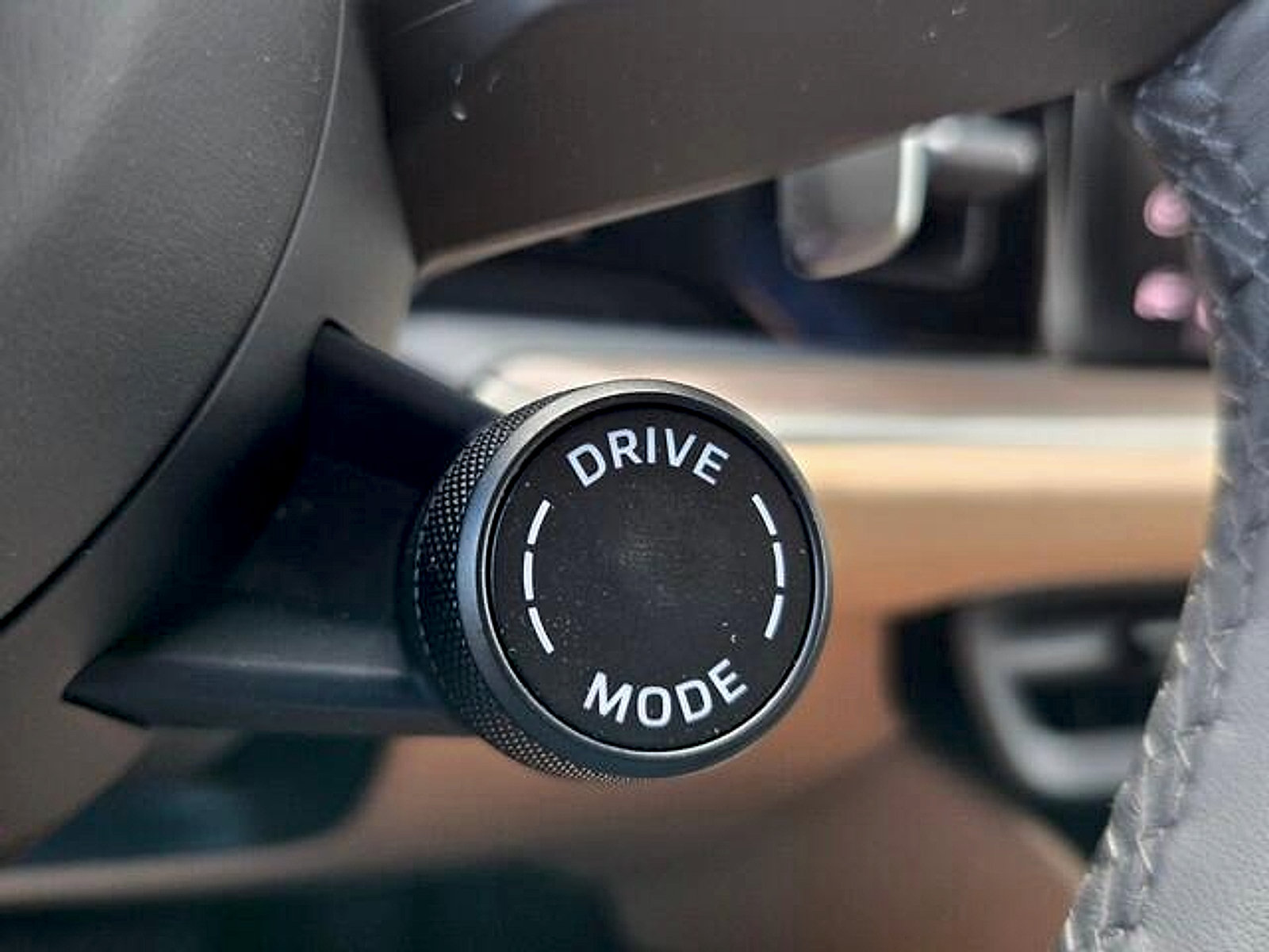 Used 2025 Porsche Cayenne AWD/4WD image 22