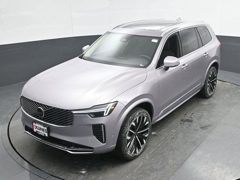 New 2026 Volvo XC90 B5 Plus w/ Protection Package image 32