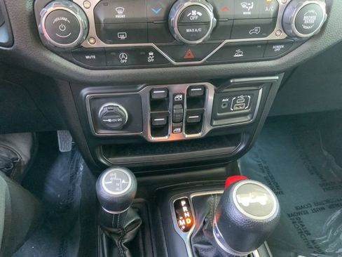 Certified 2024 Jeep Wrangler Sport S image 25