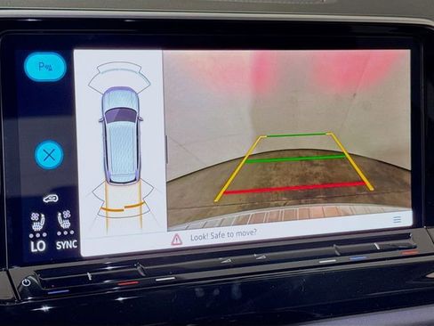 New 2026 Volkswagen Atlas SE image 8