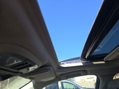 Used 2024 Subaru Crosstrek 2.5i Limited AWD/4WD image 9