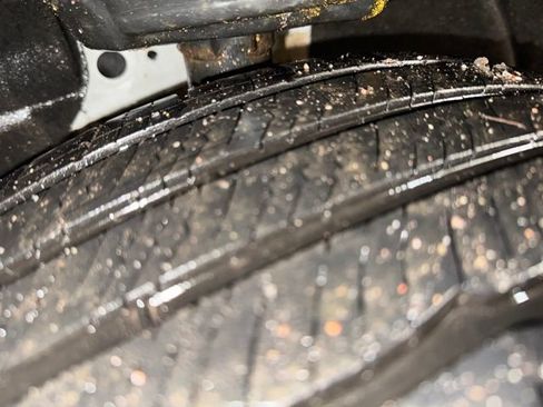 Used 2023 GMC Terrain SLT image 32