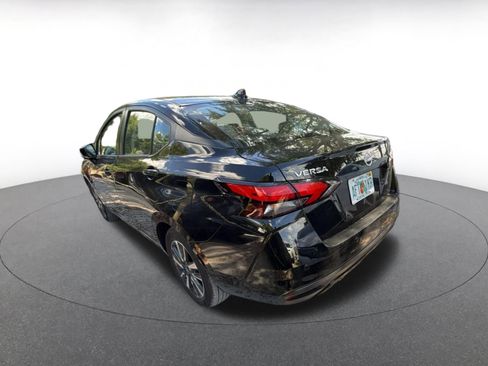 Used 2025 Nissan Versa SV FWD image 5