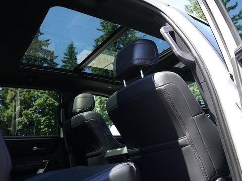 Used 2024 Toyota Tundra Platinum AWD/4WD image 28