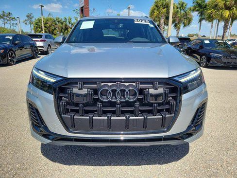 Certified 2025 Audi Q7 2.0T Premium Plus AWD/4WD image 3
