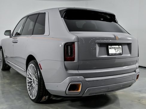 Used 2025 Rolls-Royce Cullinan image 10
