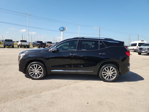 Used 2023 GMC Terrain Denali AWD/4WD image 4