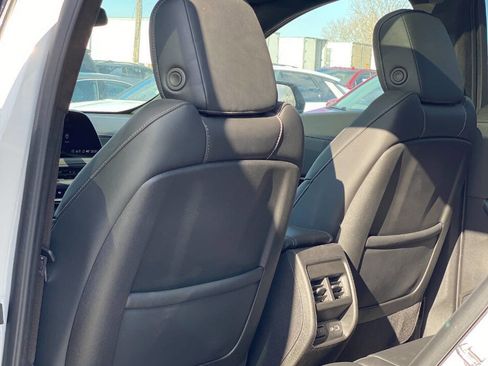 Used 2024 Cadillac XT4 Luxury w/ Cold Weather Package image 10