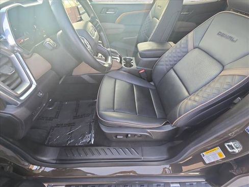 Used 2024 GMC Canyon Denali AWD/4WD image 17