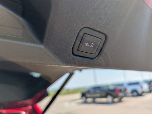 Used 2026 Chevrolet Traverse RS w/ LPO, Floor Liner Package AWD/4WD image 11