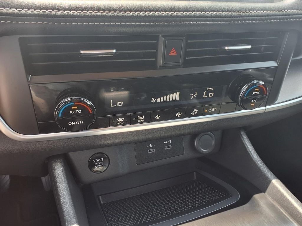 Used 2026 Nissan Rogue SV FWD image 13