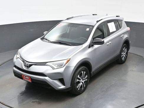 Used 2016 Toyota RAV4 LE AWD/4WD image 32