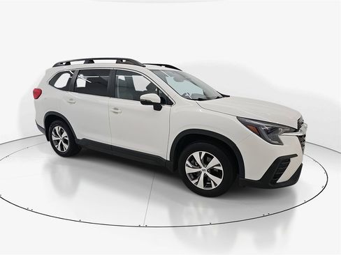 Used 2023 Subaru Ascent Premium w/ Convenience Package image 4