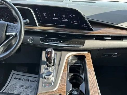 Used 2024 Cadillac Escalade Premium Luxury Platinum image 29