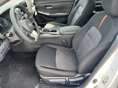 New 2025 Nissan Sentra SR w/ Midnight Edition image 17