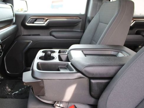 Used 2025 Chevrolet Silverado 1500 LT image 31