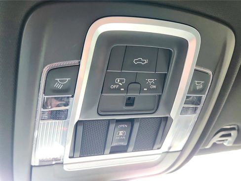 Used 2020 RAM 2500 Laramie image 35