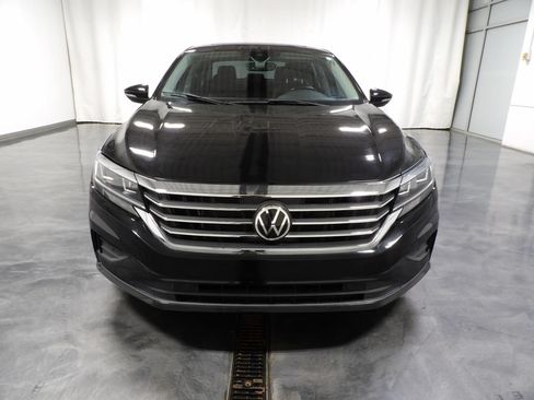 Used 2020 Volkswagen Passat 2.0T SEL FWD image 2