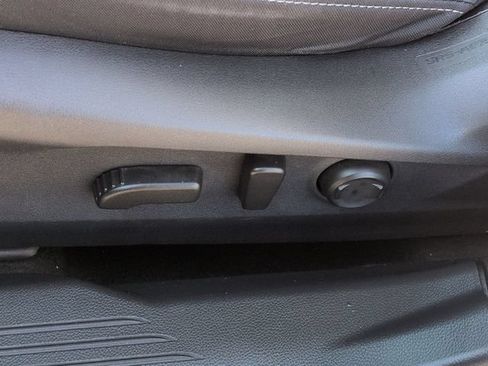 Used 2023 Subaru Outback Premium AWD/4WD image 15