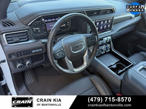 Used 2021 GMC Yukon Denali w/ Denali Premium Package image 10