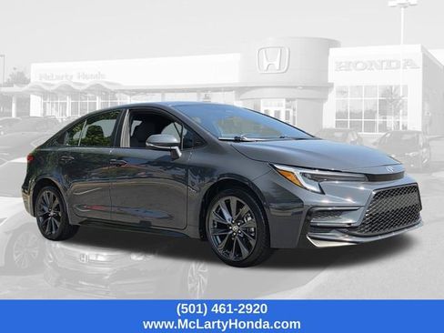 Used 2025 Toyota Corolla SE FWD image 4