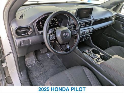 Certified 2025 Honda Pilot Sport image 14