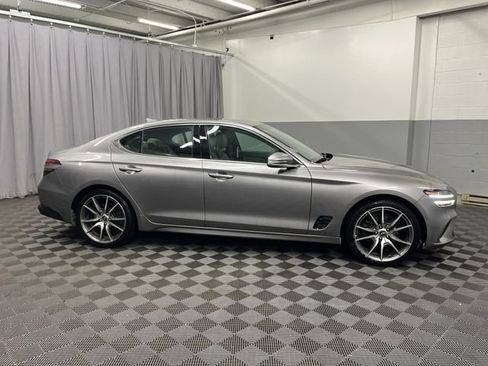 Used 2023 Genesis G70 2.0T image 3