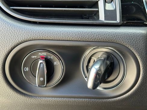 Used 2026 Porsche Macan image 23