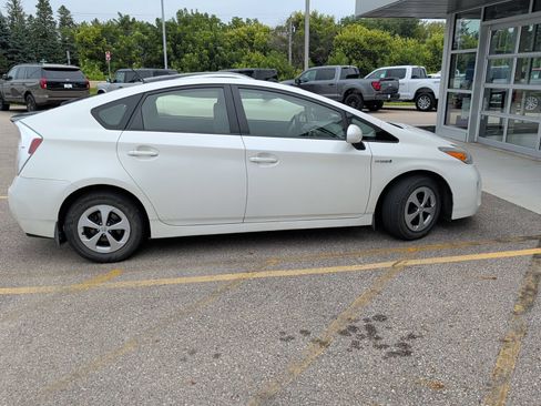 Used 2013 Toyota Prius Two FWD image 5