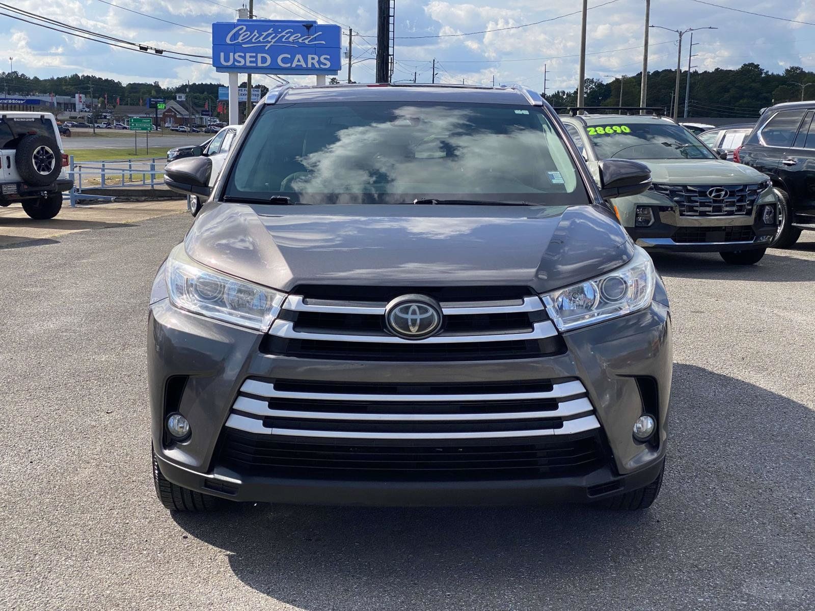 Used 2017 Toyota Highlander XLE FWD image 7