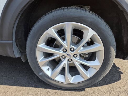 Used 2021 Ford Explorer Platinum w/ Equipment Group 601A AWD/4WD image 9