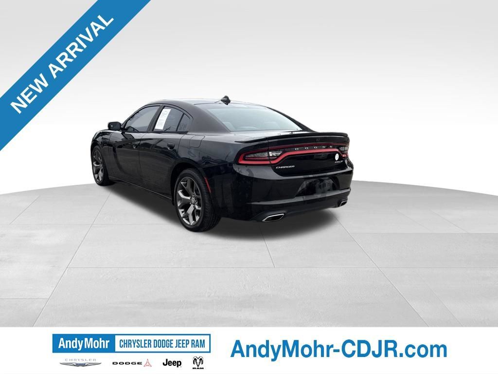 Used 2015 Dodge Charger SXT RWD image 5